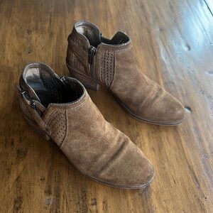 Vince Camuto PAMMA Brown Suede Buckle Strep Block Heel Ankle Booties Size 9
